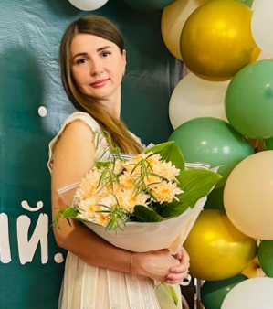 Степанова Анжелика Николаевна –  заместитель директора по УВР.